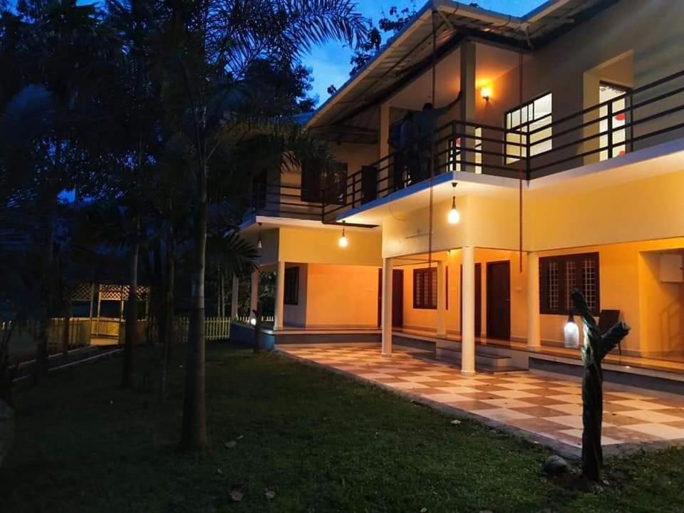 Sparrow Vale Resort Kotamangalam Esterno foto